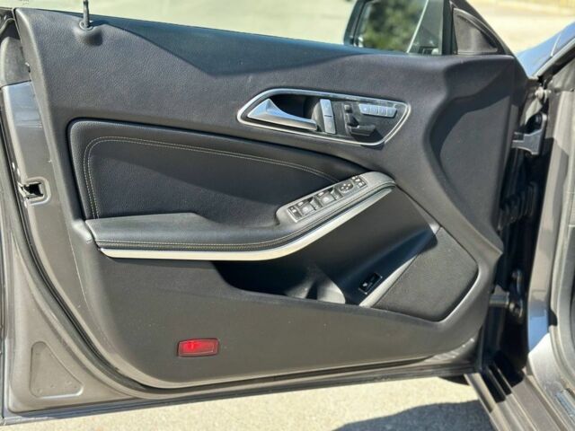 Серый Мерседес ЦЛА-класс, объемом двигателя 2 л и пробегом 240 тыс. км за 11500 $, фото 8 на Automoto.ua