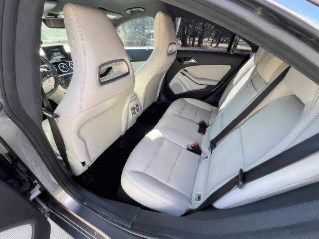 Серый Мерседес ЦЛА-класс, объемом двигателя 2 л и пробегом 99 тыс. км за 5000 $, фото 9 на Automoto.ua