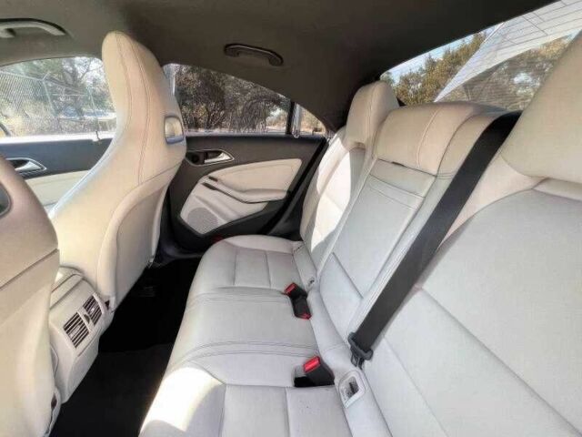 Серый Мерседес ЦЛА-класс, объемом двигателя 2 л и пробегом 99 тыс. км за 5000 $, фото 10 на Automoto.ua