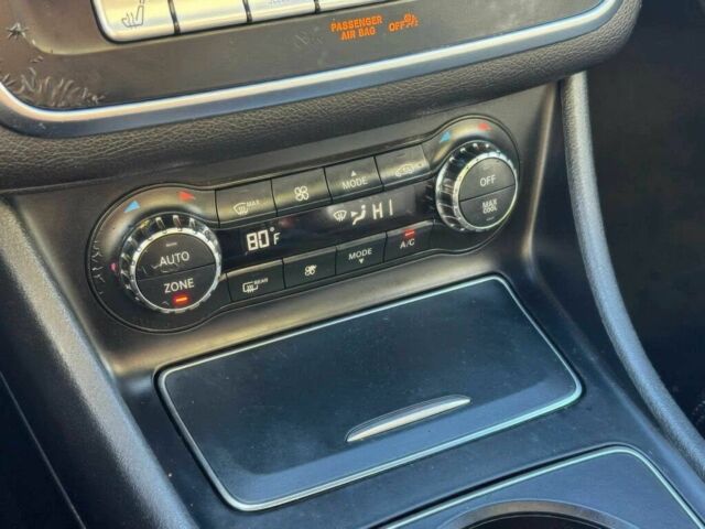 Серый Мерседес ЦЛА-класс, объемом двигателя 2 л и пробегом 50 тыс. км за 9000 $, фото 11 на Automoto.ua