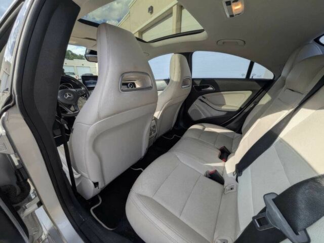 Серый Мерседес ЦЛА-класс, объемом двигателя 2 л и пробегом 44 тыс. км за 18000 $, фото 9 на Automoto.ua