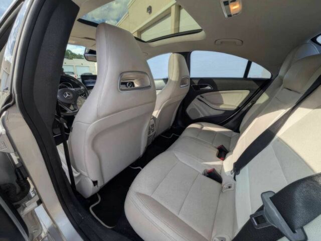 Серый Мерседес ЦЛА-класс, объемом двигателя 2 л и пробегом 48 тыс. км за 7600 $, фото 12 на Automoto.ua