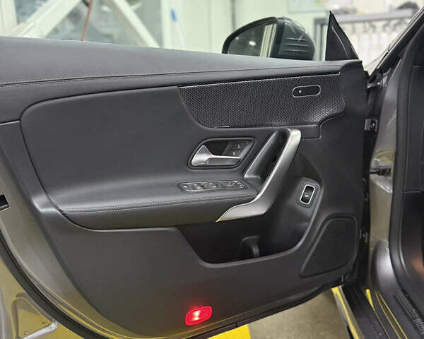 Серый Мерседес ЦЛА-класс, объемом двигателя 2 л и пробегом 18 тыс. км за 43500 $, фото 19 на Automoto.ua