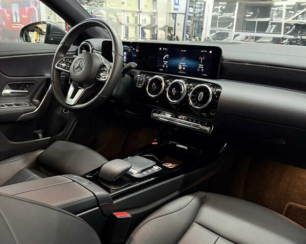 Серый Мерседес ЦЛА-класс, объемом двигателя 2 л и пробегом 18 тыс. км за 43500 $, фото 2 на Automoto.ua