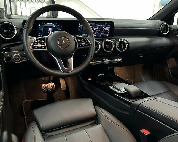 Серый Мерседес ЦЛА-класс, объемом двигателя 2 л и пробегом 18 тыс. км за 43500 $, фото 17 на Automoto.ua