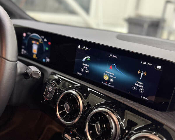 Серый Мерседес ЦЛА-класс, объемом двигателя 2 л и пробегом 18 тыс. км за 43500 $, фото 13 на Automoto.ua