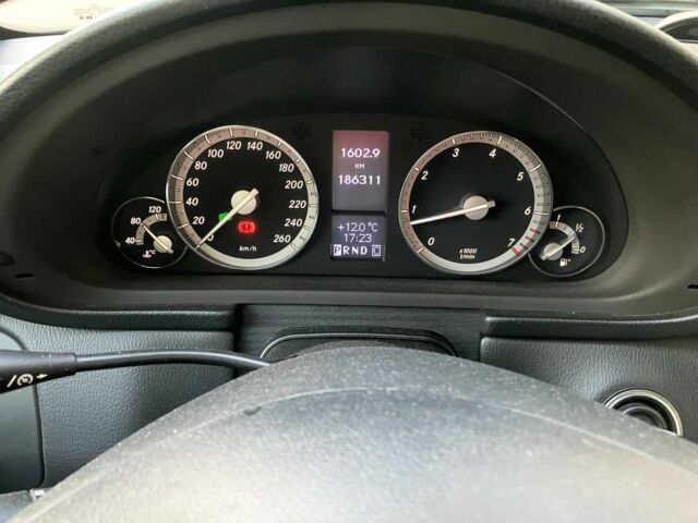 Чорний Мерседес ЦЛЦ 200, об'ємом двигуна 1.8 л та пробігом 186 тис. км за 10100 $, фото 3 на Automoto.ua