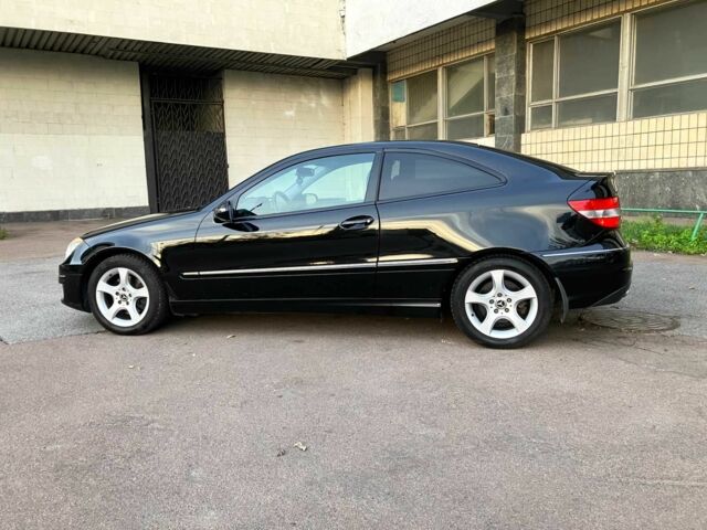 Чорний Мерседес ЦЛЦ 200, об'ємом двигуна 1.8 л та пробігом 186 тис. км за 10100 $, фото 4 на Automoto.ua