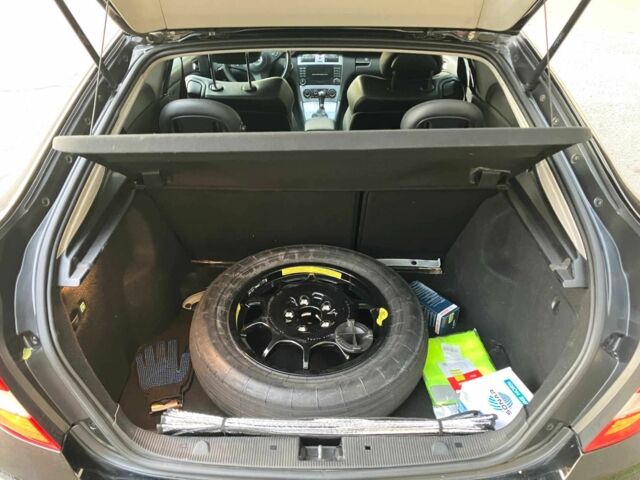 Чорний Мерседес ЦЛЦ 200, об'ємом двигуна 1.8 л та пробігом 186 тис. км за 10100 $, фото 8 на Automoto.ua