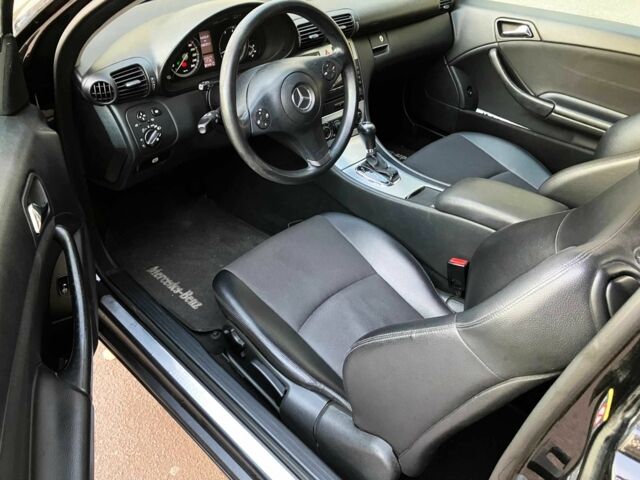 Чорний Мерседес ЦЛЦ 200, об'ємом двигуна 1.8 л та пробігом 186 тис. км за 10100 $, фото 2 на Automoto.ua