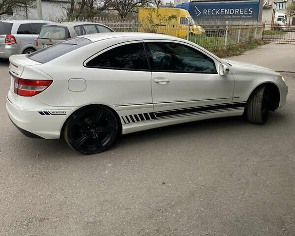Белый Мерседес ЦЛЦ-класс, объемом двигателя 1.8 л и пробегом 172 тыс. км за 6950 $, фото 4 на Automoto.ua