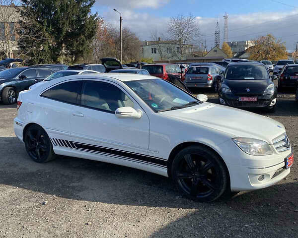 Білий Мерседес ЦЛЦ-клас, об'ємом двигуна 1.8 л та пробігом 172 тис. км за 8300 $, фото 4 на Automoto.ua