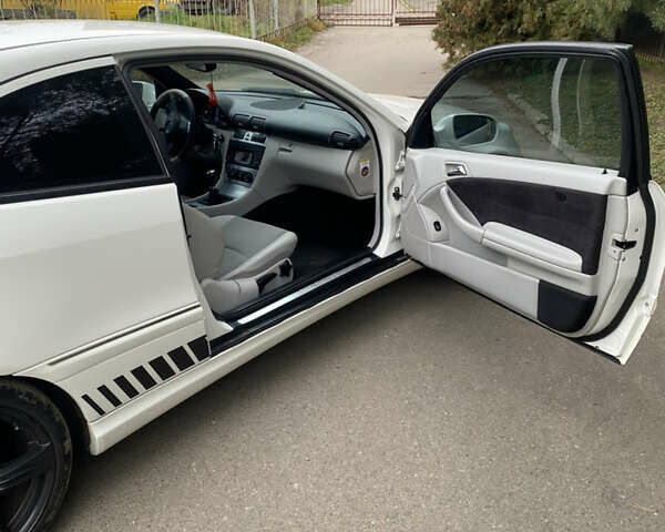 Белый Мерседес ЦЛЦ-класс, объемом двигателя 1.8 л и пробегом 172 тыс. км за 6950 $, фото 12 на Automoto.ua