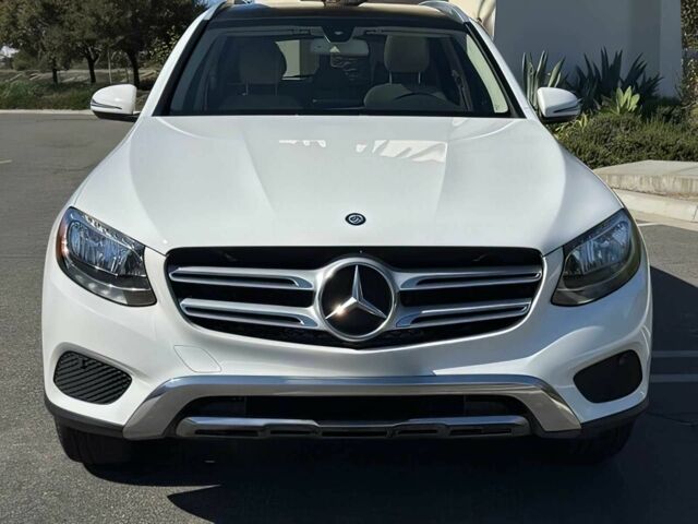 Білий Мерседес ЦЛЦ-клас, об'ємом двигуна 2 л та пробігом 57 тис. км за 8500 $, фото 1 на Automoto.ua