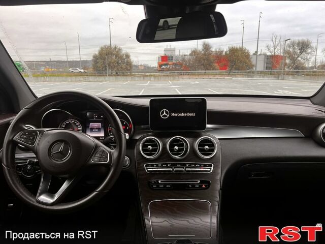 Белый Мерседес ЦЛЦ-класс, объемом двигателя 2.2 л и пробегом 33 тыс. км за 39000 $, фото 5 на Automoto.ua