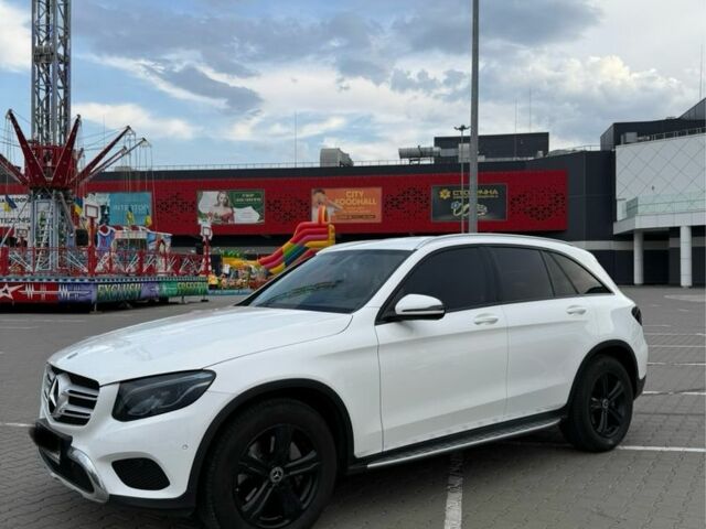 Белый Мерседес ЦЛЦ-класс, объемом двигателя 2.2 л и пробегом 92 тыс. км за 28500 $, фото 1 на Automoto.ua