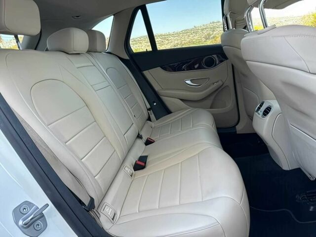 Білий Мерседес ЦЛЦ-клас, об'ємом двигуна 2 л та пробігом 57 тис. км за 8500 $, фото 13 на Automoto.ua