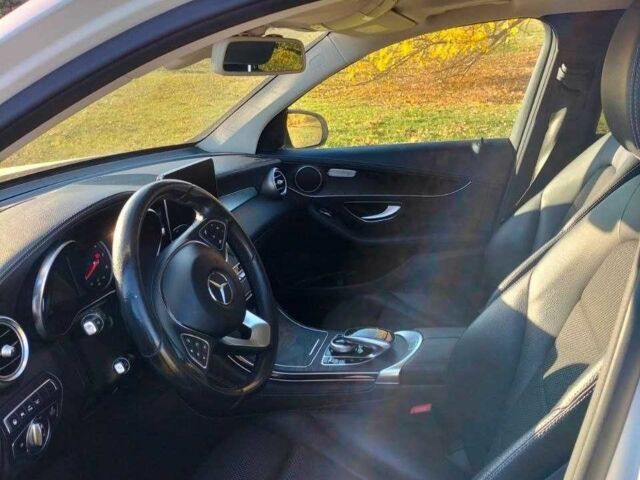 Белый Мерседес ЦЛЦ-класс, объемом двигателя 2.2 л и пробегом 202 тыс. км за 30000 $, фото 1 на Automoto.ua