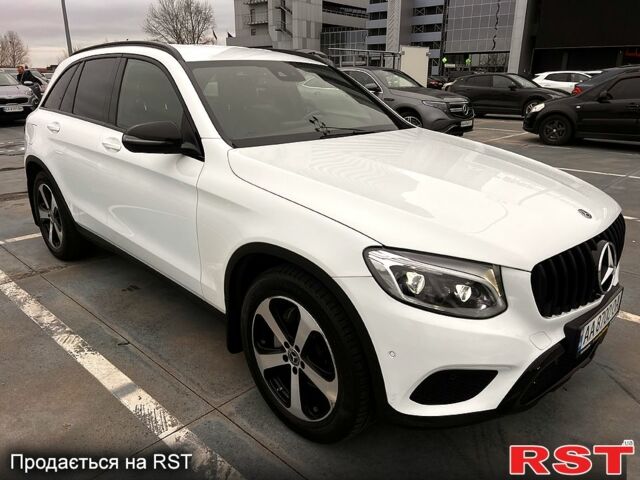 Белый Мерседес ЦЛЦ-класс, объемом двигателя 2.2 л и пробегом 33 тыс. км за 39000 $, фото 1 на Automoto.ua