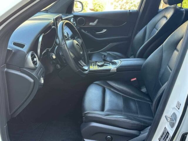 Белый Мерседес ЦЛЦ-класс, объемом двигателя 2 л и пробегом 64 тыс. км за 2400 $, фото 7 на Automoto.ua