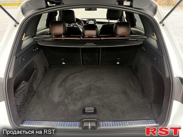 Белый Мерседес ЦЛЦ-класс, объемом двигателя 2.2 л и пробегом 33 тыс. км за 39000 $, фото 4 на Automoto.ua