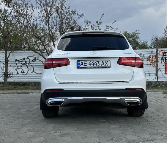 Белый Мерседес ЦЛЦ-класс, объемом двигателя 2.1 л и пробегом 74 тыс. км за 32500 $, фото 2 на Automoto.ua