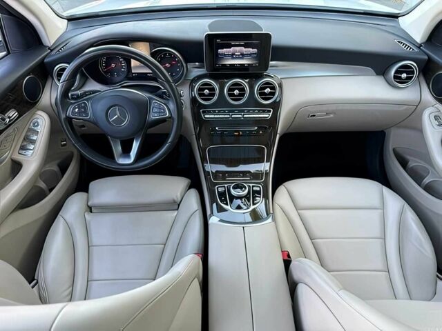 Білий Мерседес ЦЛЦ-клас, об'ємом двигуна 2 л та пробігом 57 тис. км за 8500 $, фото 9 на Automoto.ua