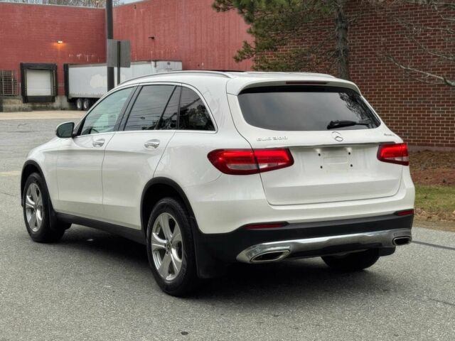 Белый Мерседес ЦЛЦ-класс, объемом двигателя 2 л и пробегом 35 тыс. км за 18000 $, фото 2 на Automoto.ua