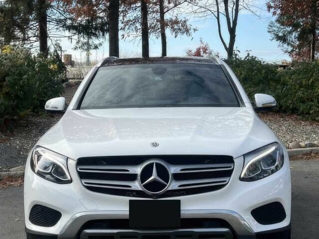 Белый Мерседес ЦЛЦ-класс, объемом двигателя 2 л и пробегом 50 тыс. км за 19300 $, фото 1 на Automoto.ua