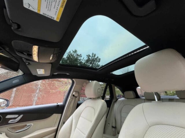 Белый Мерседес ЦЛЦ-класс, объемом двигателя 2 л и пробегом 35 тыс. км за 18000 $, фото 6 на Automoto.ua