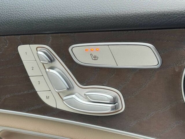 Белый Мерседес ЦЛЦ-класс, объемом двигателя 2 л и пробегом 35 тыс. км за 18000 $, фото 7 на Automoto.ua