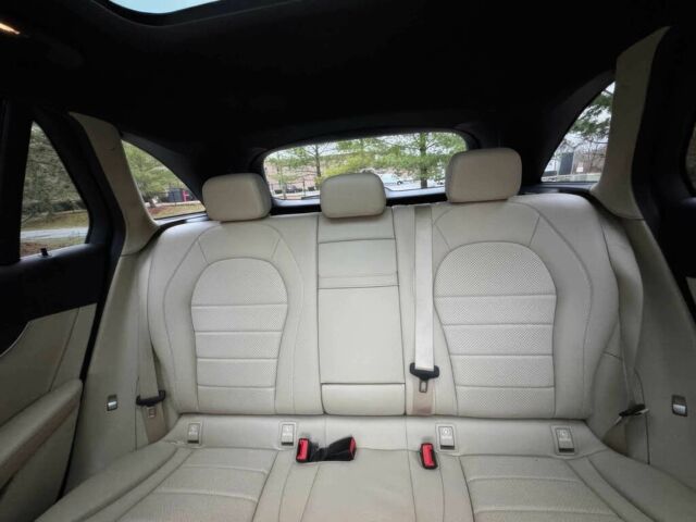 Белый Мерседес ЦЛЦ-класс, объемом двигателя 2 л и пробегом 35 тыс. км за 18000 $, фото 8 на Automoto.ua