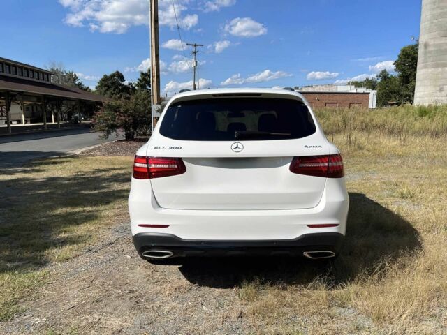 Белый Мерседес ЦЛЦ-класс, объемом двигателя 2 л и пробегом 49 тыс. км за 21000 $, фото 4 на Automoto.ua