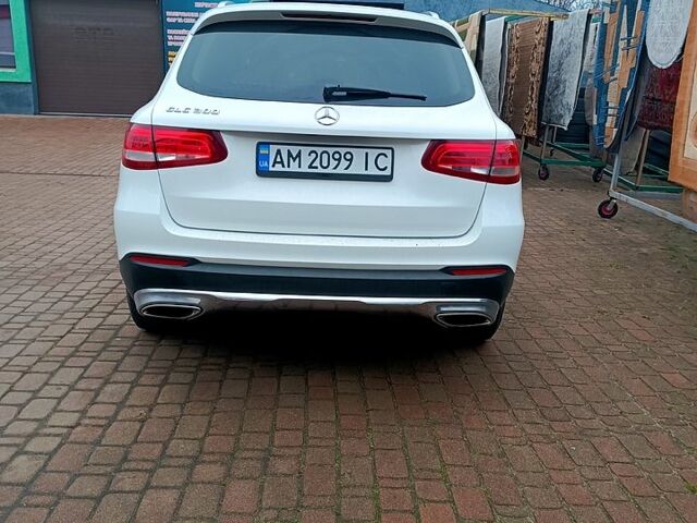 Білий Мерседес ЦЛЦ-клас, об'ємом двигуна 2 л та пробігом 206 тис. км за 21500 $, фото 3 на Automoto.ua