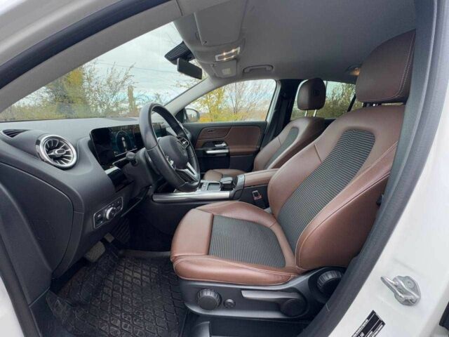 Білий Мерседес ЦЛЦ-клас, об'ємом двигуна 0 л та пробігом 60 тис. км за 24000 $, фото 8 на Automoto.ua