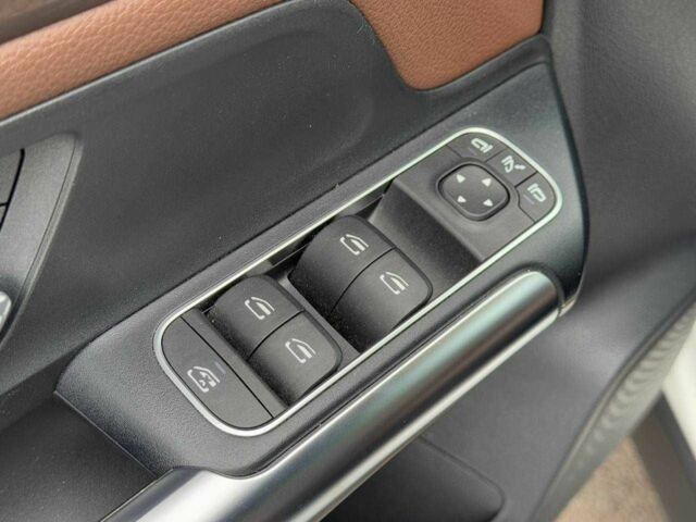 Білий Мерседес ЦЛЦ-клас, об'ємом двигуна 0 л та пробігом 60 тис. км за 24000 $, фото 10 на Automoto.ua