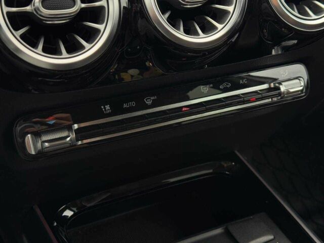 Білий Мерседес ЦЛЦ-клас, об'ємом двигуна 0 л та пробігом 60 тис. км за 24000 $, фото 18 на Automoto.ua