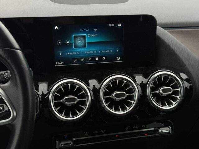 Білий Мерседес ЦЛЦ-клас, об'ємом двигуна 0 л та пробігом 60 тис. км за 24000 $, фото 17 на Automoto.ua