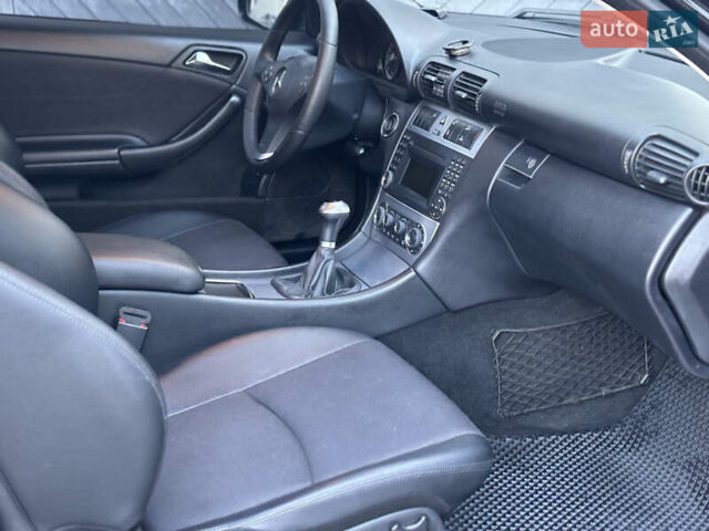 Чорний Мерседес ЦЛЦ-клас, об'ємом двигуна 1.8 л та пробігом 218 тис. км за 8000 $, фото 14 на Automoto.ua