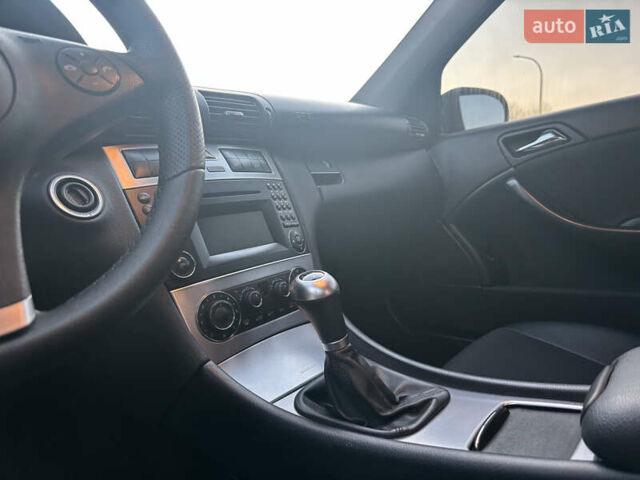 Черный Мерседес ЦЛЦ-класс, объемом двигателя 1.8 л и пробегом 220 тыс. км за 7999 $, фото 19 на Automoto.ua