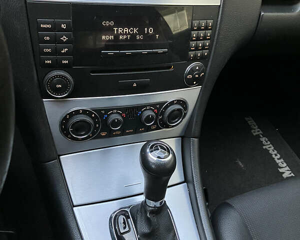 Чорний Мерседес ЦЛЦ-клас, об'ємом двигуна 1.8 л та пробігом 186 тис. км за 10100 $, фото 10 на Automoto.ua