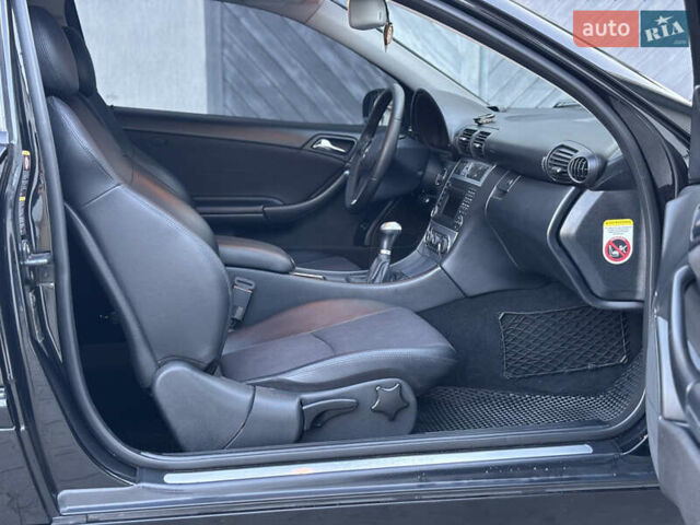 Чорний Мерседес ЦЛЦ-клас, об'ємом двигуна 1.8 л та пробігом 218 тис. км за 8000 $, фото 12 на Automoto.ua