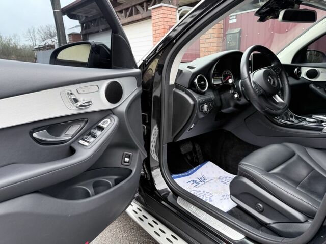 Черный Мерседес ЦЛЦ-класс, объемом двигателя 2 л и пробегом 89 тыс. км за 35900 $, фото 3 на Automoto.ua