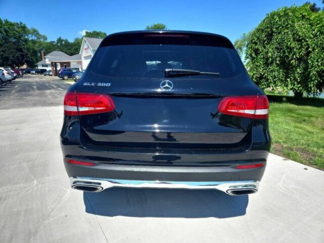 Черный Мерседес ЦЛЦ-класс, объемом двигателя 2 л и пробегом 59 тыс. км за 16900 $, фото 4 на Automoto.ua