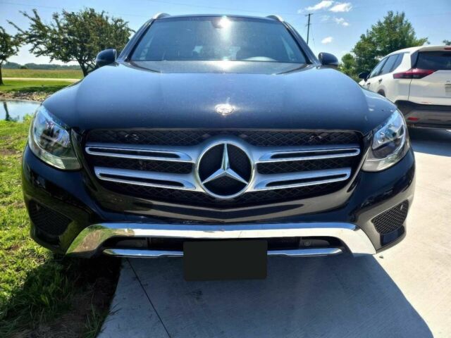 Черный Мерседес ЦЛЦ-класс, объемом двигателя 2 л и пробегом 59 тыс. км за 16900 $, фото 1 на Automoto.ua