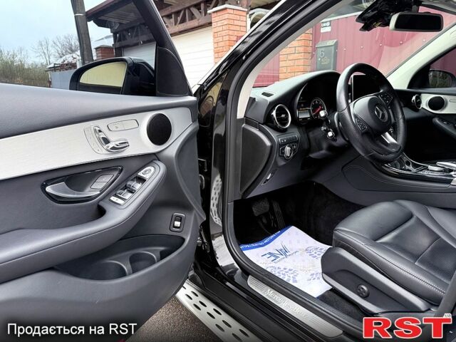 Чорний Мерседес ЦЛЦ-клас, об'ємом двигуна 2.2 л та пробігом 89 тис. км за 35900 $, фото 5 на Automoto.ua