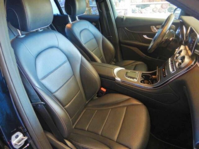 Чорний Мерседес ЦЛЦ-клас, об'ємом двигуна 2 л та пробігом 21 тис. км за 10900 $, фото 9 на Automoto.ua