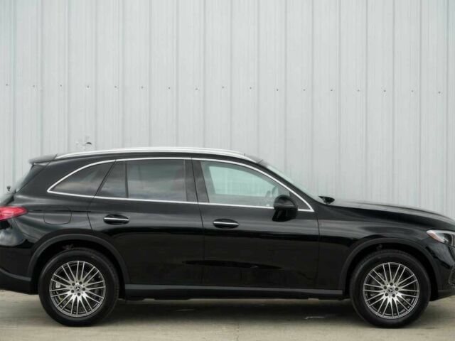 Чорний Мерседес ЦЛЦ-клас, об'ємом двигуна 2 л та пробігом 25 тис. км за 18700 $, фото 3 на Automoto.ua