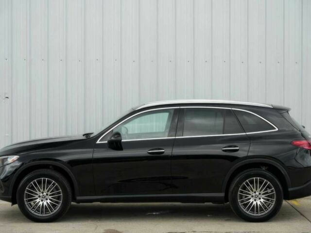 Чорний Мерседес ЦЛЦ-клас, об'ємом двигуна 2 л та пробігом 25 тис. км за 18700 $, фото 4 на Automoto.ua