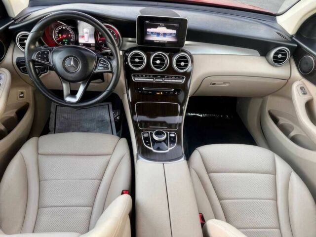 Мерседес ЦЛЦ-клас 2018 у Івано-Франківську на Automoto.ua Червоний Мерседес ЦЛЦ-клас, об'ємом двигуна 2 л та пробігом 37 тис. км за 17600 $, фото 6 на Automoto.ua